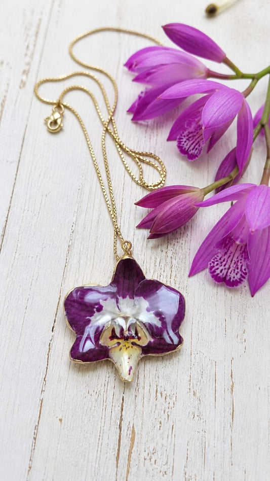orchidea viola in resina ciondolo artigianale Petali sulla Pelle