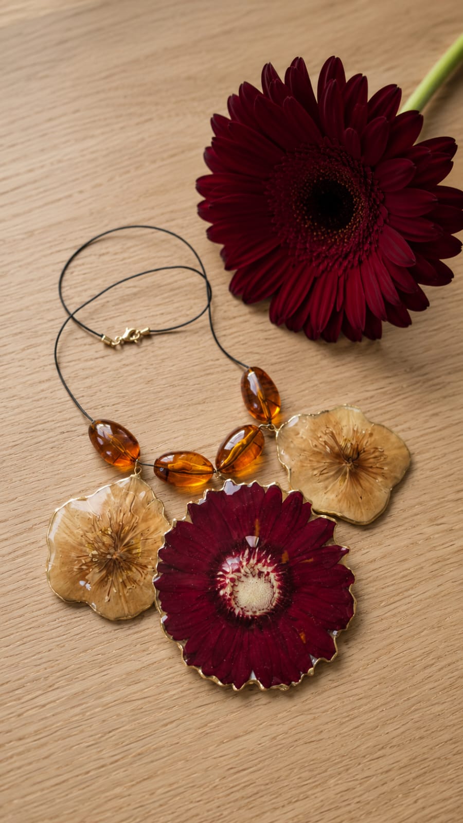 Primizie - Ciondolo Gerbera bordeaux e ibiscus crema