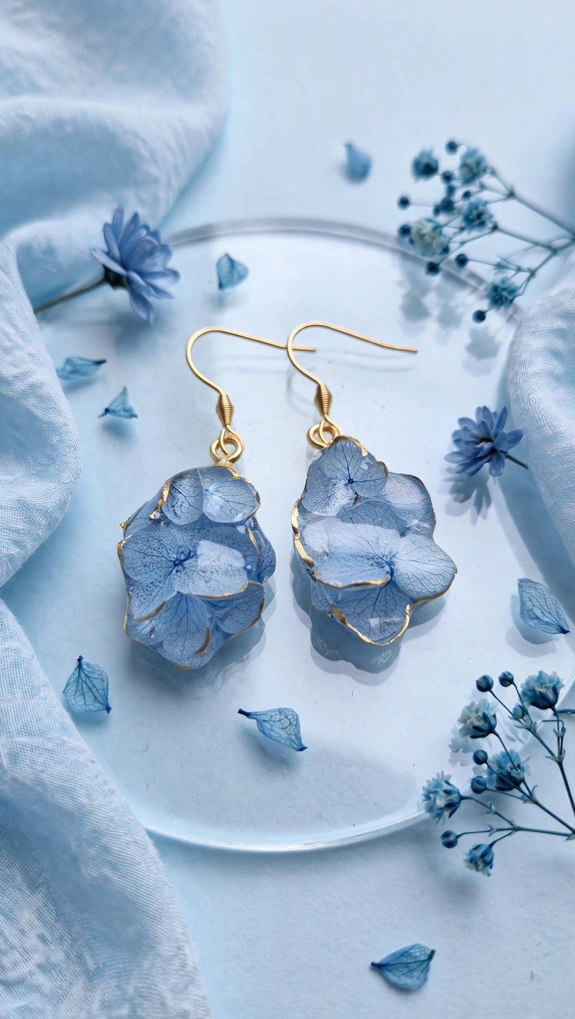 Orecchini - Petali di ortensia azzurra