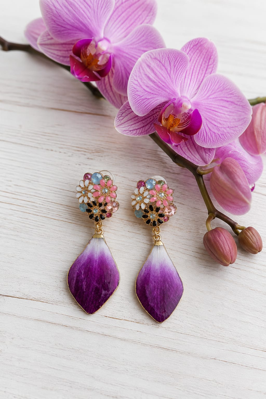 Primizie -orecchini. Petalo orchidea più bouquet smaltato
